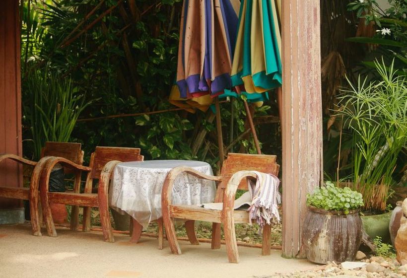 Отель Baan Loylom Suanamphawa