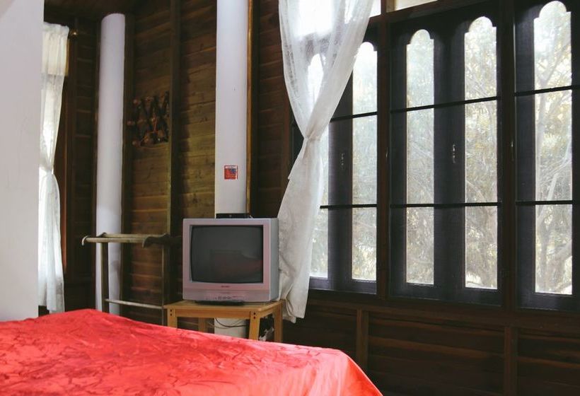 Отель Baan Loylom Suanamphawa