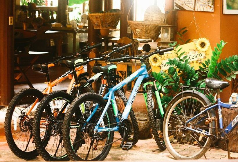 Отель Baan Loylom Suanamphawa