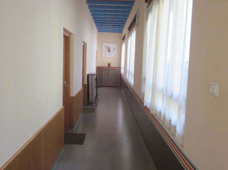 هتل Drubchu Resort