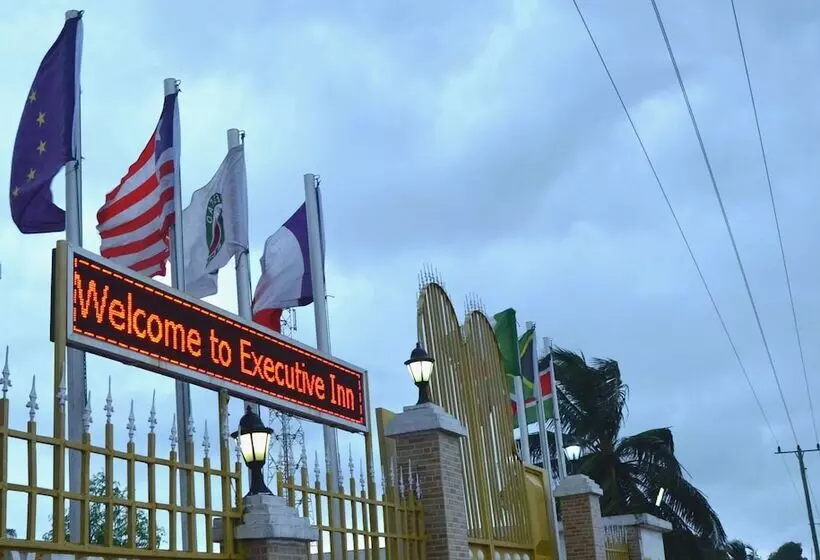 هتل Executive Inn