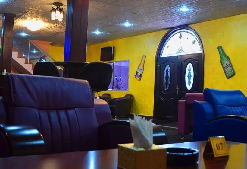 هتل Executive Inn
