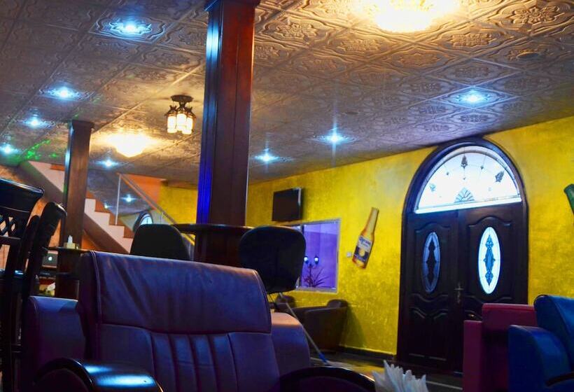 هتل Executive Inn