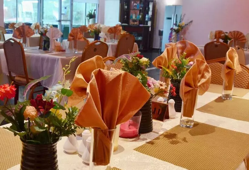 هتل Executive Inn