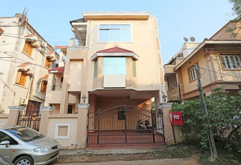 Hotel Flagship Aradhya Residency