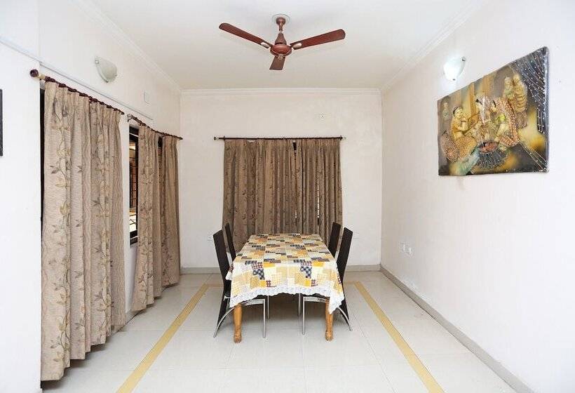 Hotel Flagship Aradhya Residency