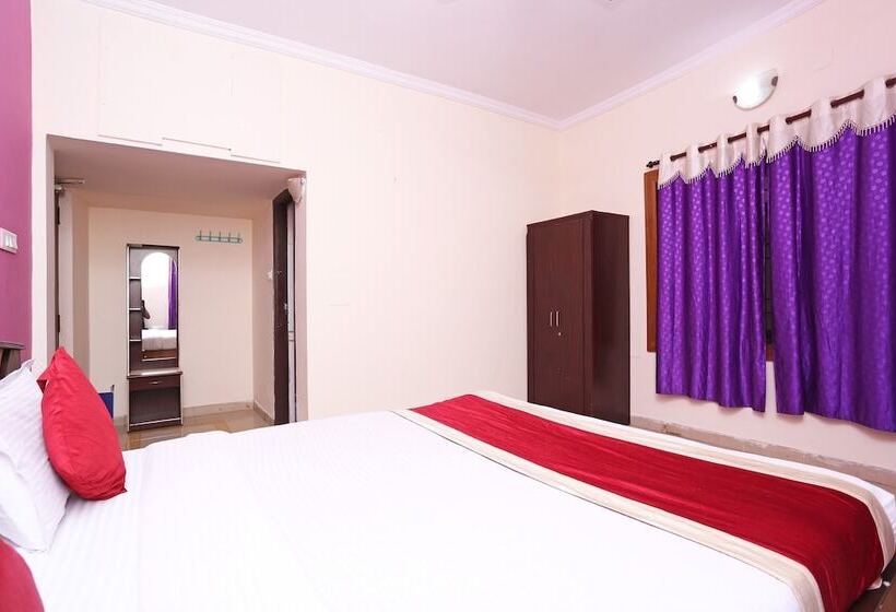 Hotel Flagship Aradhya Residency