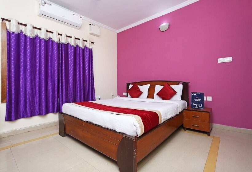 Hotel Flagship Aradhya Residency