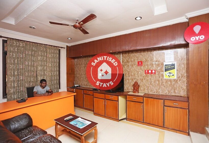 Hotel Flagship Aradhya Residency