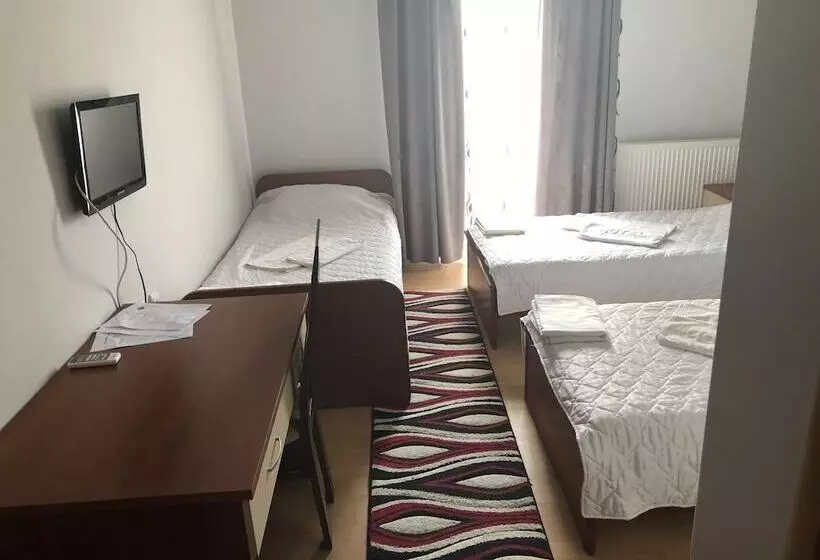 هتل Harmonija