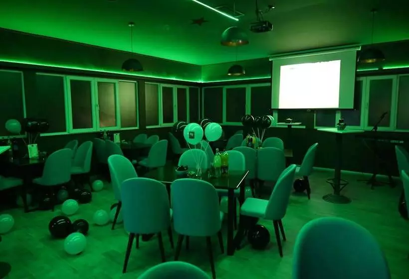 هتل Harmonija