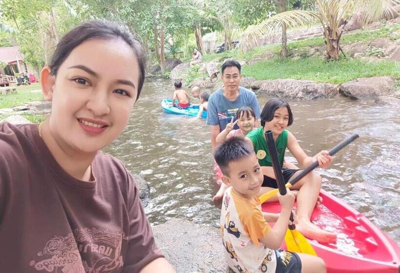 בית מלון כפרי Lunda Orchid Resort