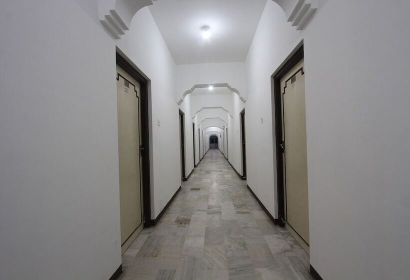 בית מלון כפרי Mps Residential Tower