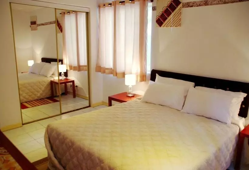 هتل Robyanne S Lodge & Restaurant