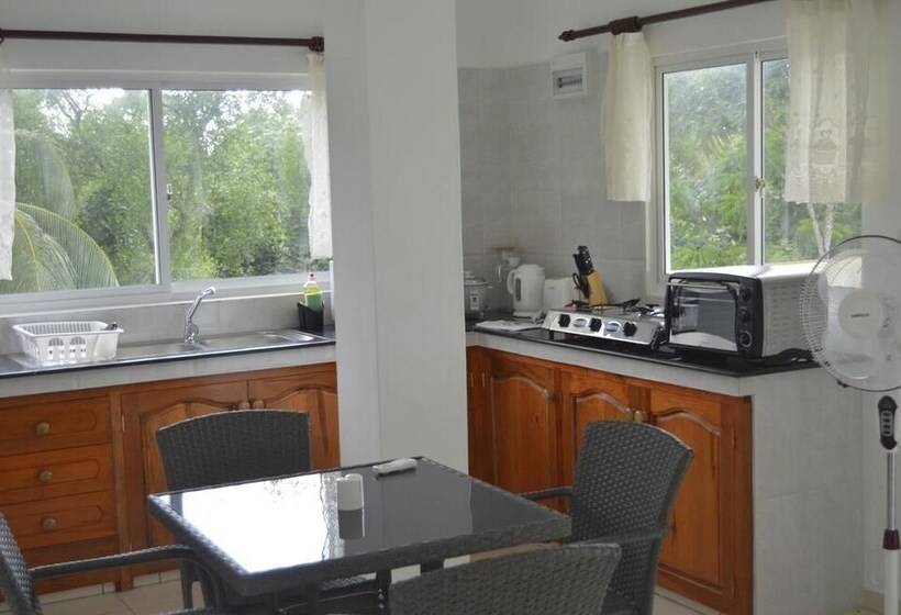 بنسيون Chez Payet Airport Guesthouse