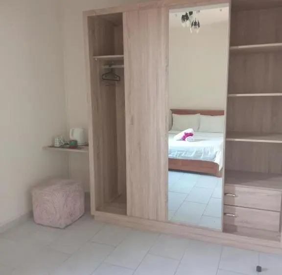 پانسیون Mira Lune Guesthouse