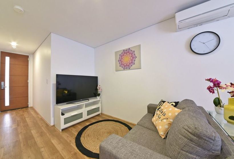 Belmont Apartment Near Perth City 3404