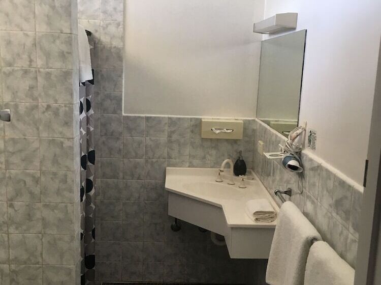 Camperdown Cascade Motel