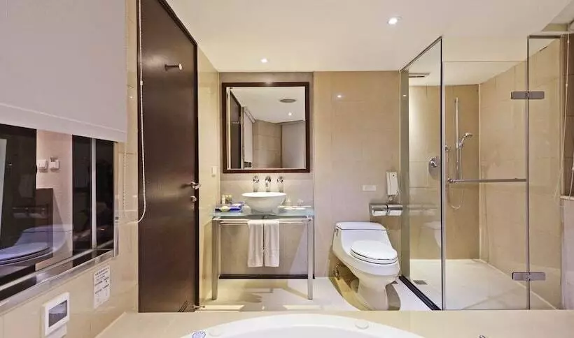 K Hotel   Yunghe