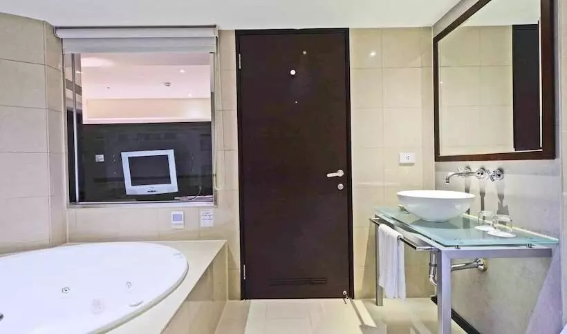 K Hotel   Yunghe