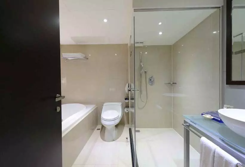 K Hotel   Yunghe