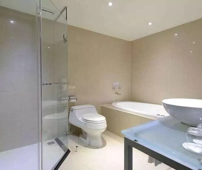 K Hotel   Yunghe