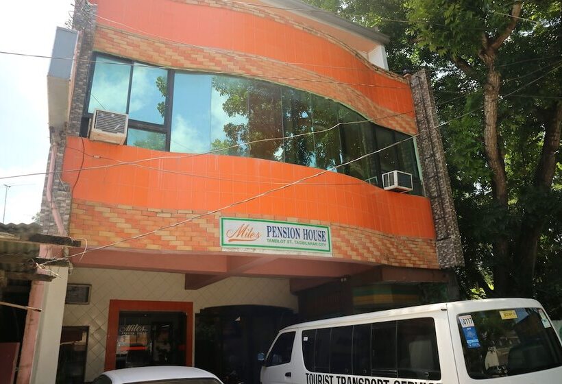 בית מלון כפרי Miles Pension House