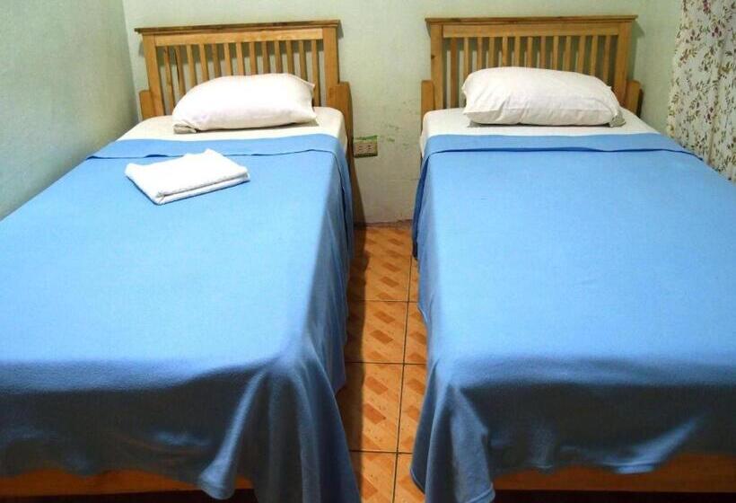 هتل Miles Pension House