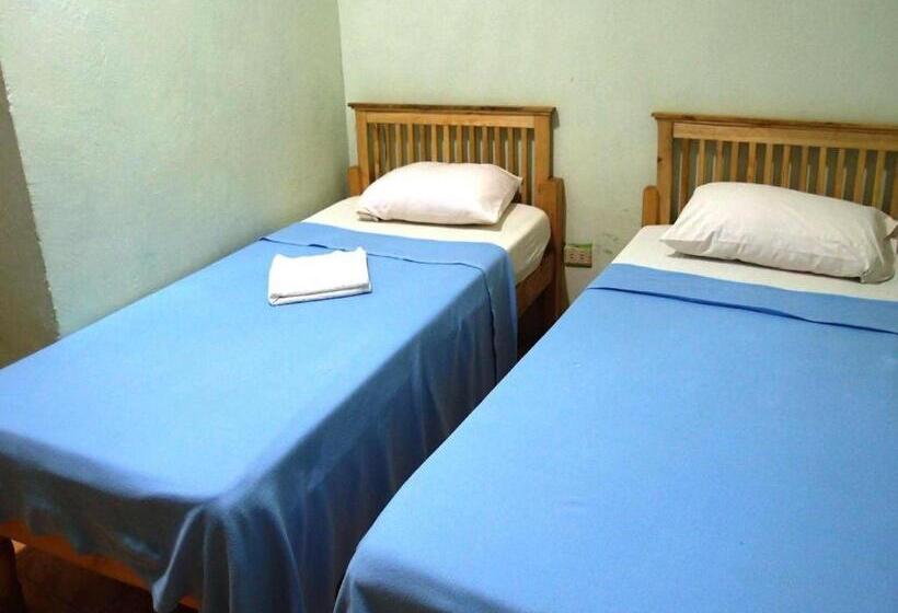 בית מלון כפרי Miles Pension House