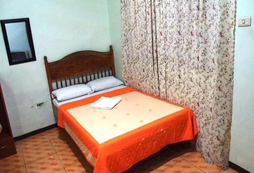 ホテル Miles Pension House