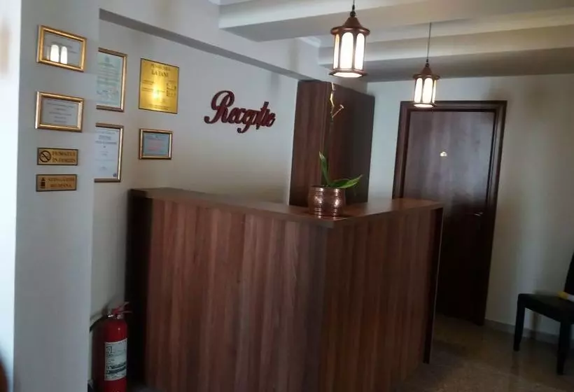 Hotelli Pensiunea La Iani