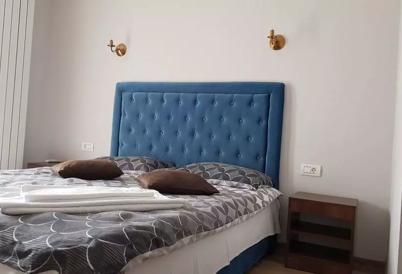 Hotelli Pensiunea La Iani