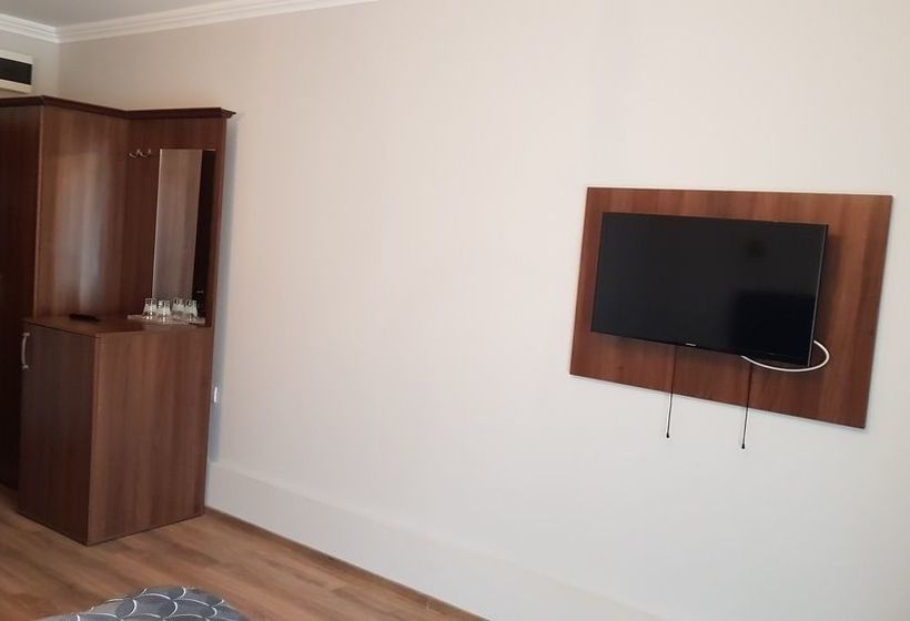 هتل Pensiunea La Iani