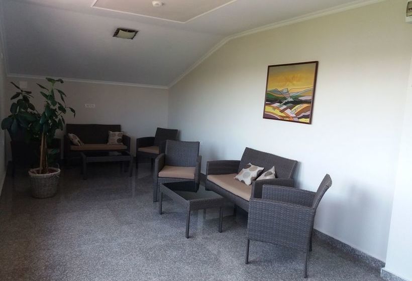 هتل Pensiunea La Iani