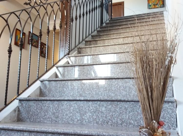 هتل Pensiunea La Iani