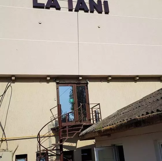 Hotelli Pensiunea La Iani