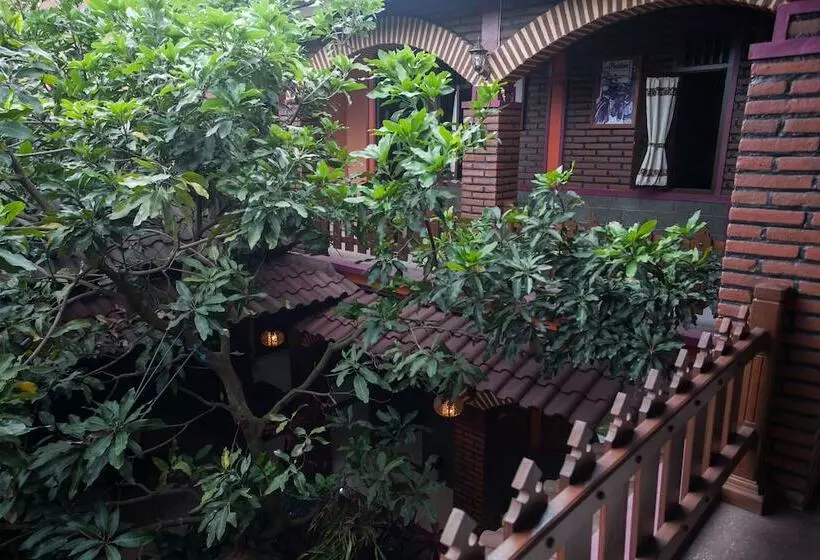 Majatalo Reddoorz Near Stasiun Kota Baru Malang