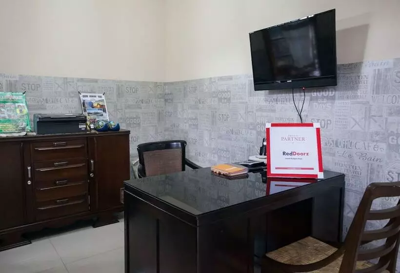 Majatalo Reddoorz Near Stasiun Kota Baru Malang