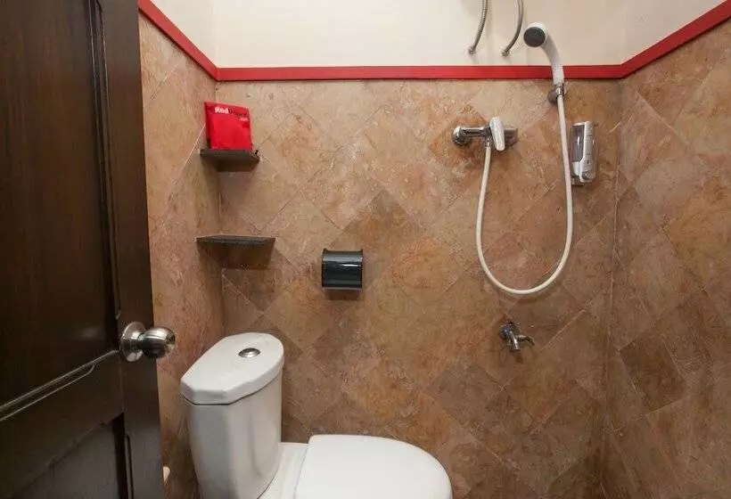 Majatalo Reddoorz Near Stasiun Kota Baru Malang