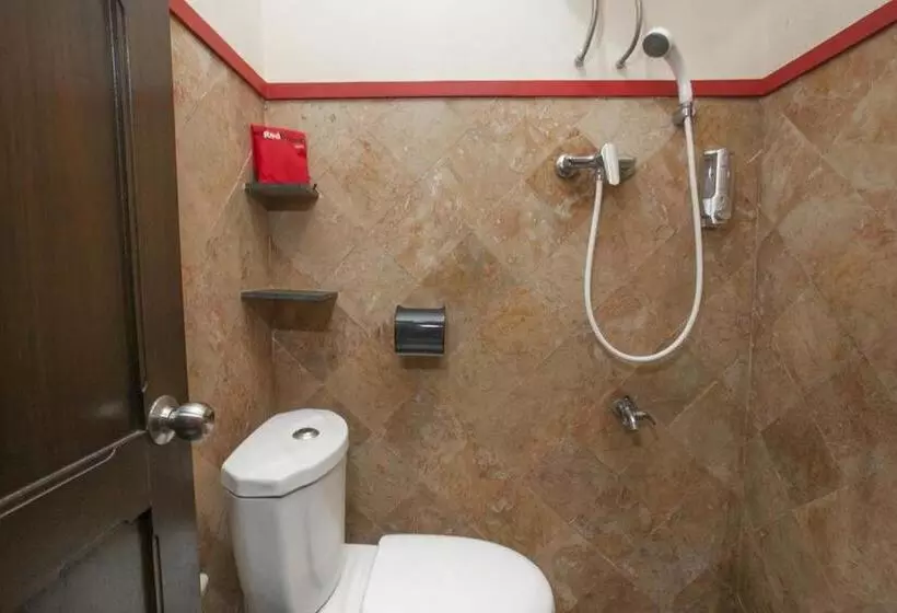 Majatalo Reddoorz Near Stasiun Kota Baru Malang