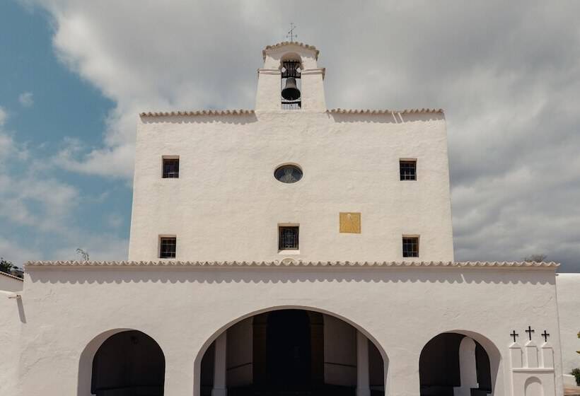 Petunia Ibiza, A Beaumier