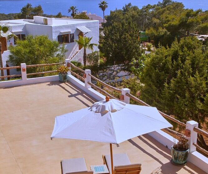 Petunia Ibiza, A Beaumier