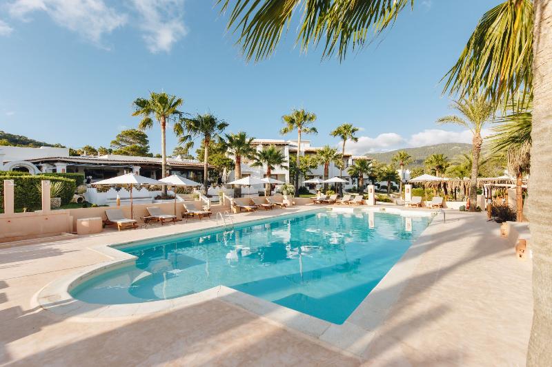 Petunia Ibiza, A Beaumier