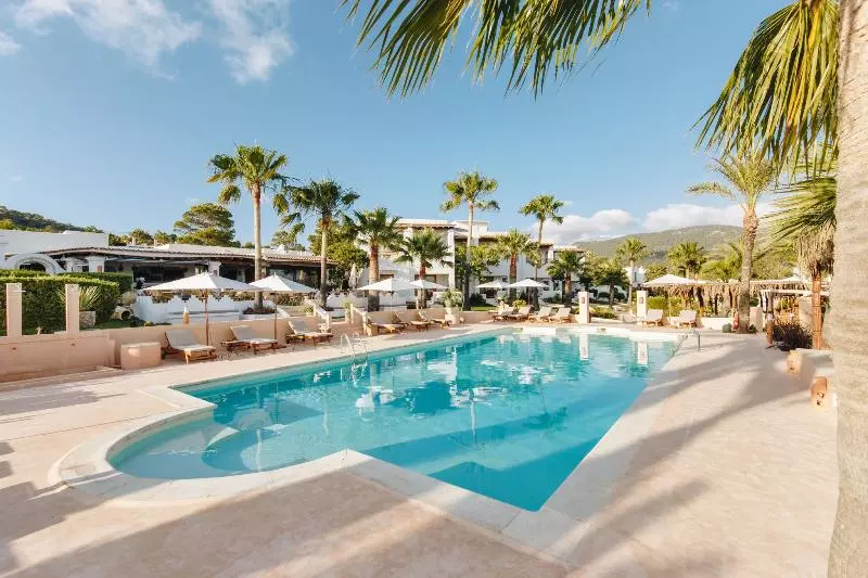 Petunia Ibiza, A Beaumier