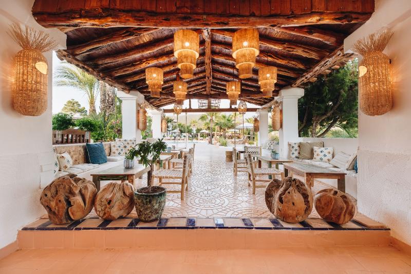 Petunia Ibiza, A Beaumier