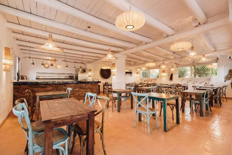 Petunia Ibiza, A Beaumier