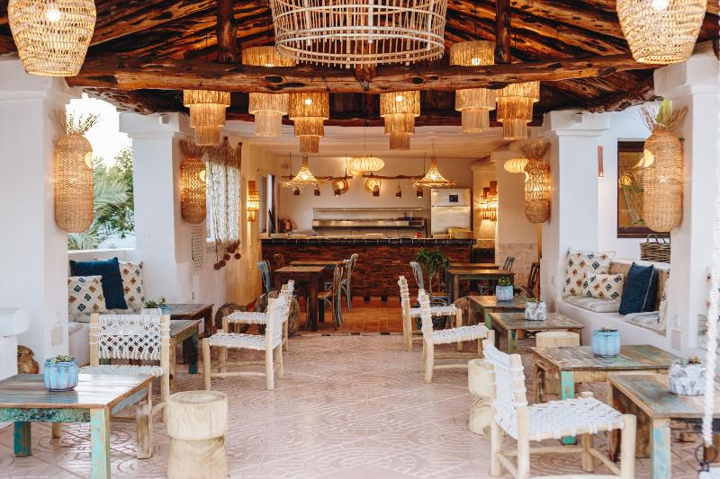 Petunia Ibiza, A Beaumier