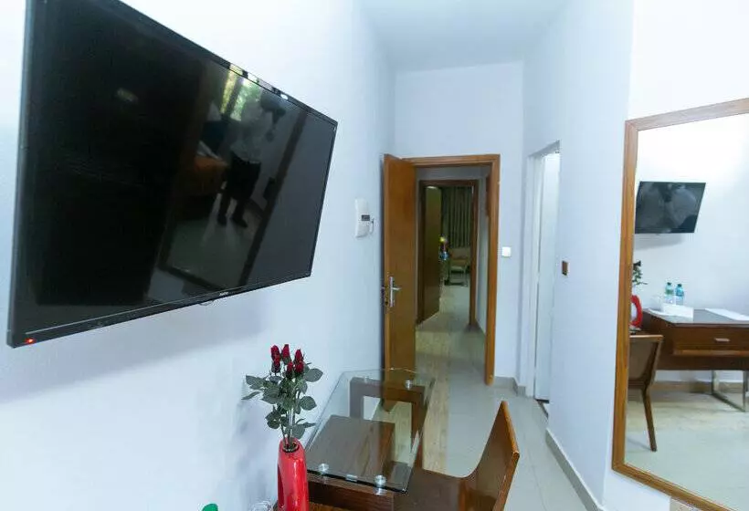 Wakola Hotel Cheikh Anta Diop