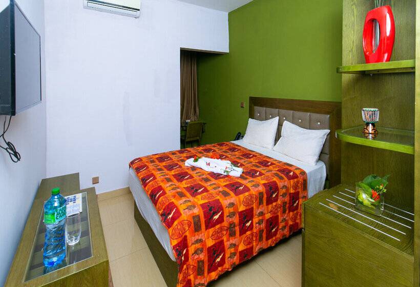 Wakola Hotel Cheikh Anta Diop