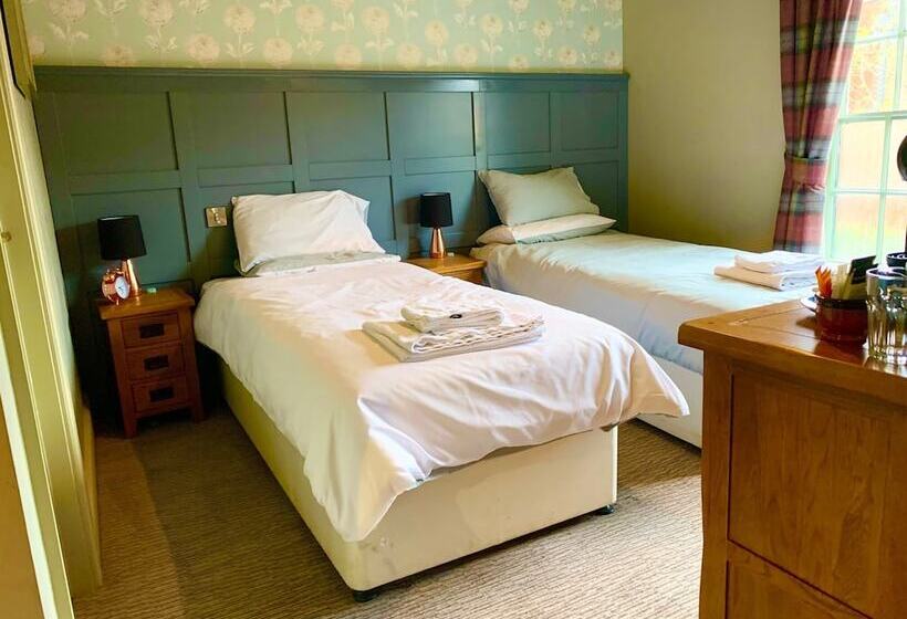 簡易ホテル Crown And Anchor